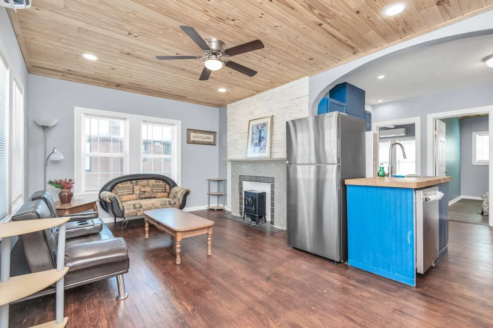915 8th Street #1 Galveston, TX 77550
