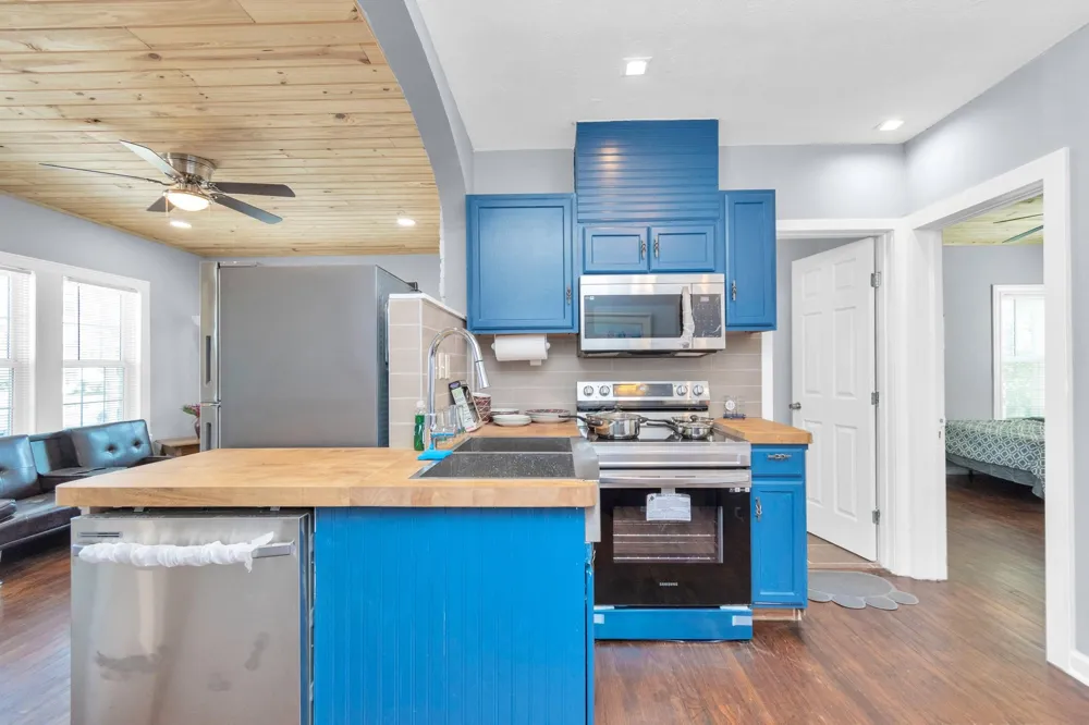 915 8th Street #1 Galveston, TX 77550