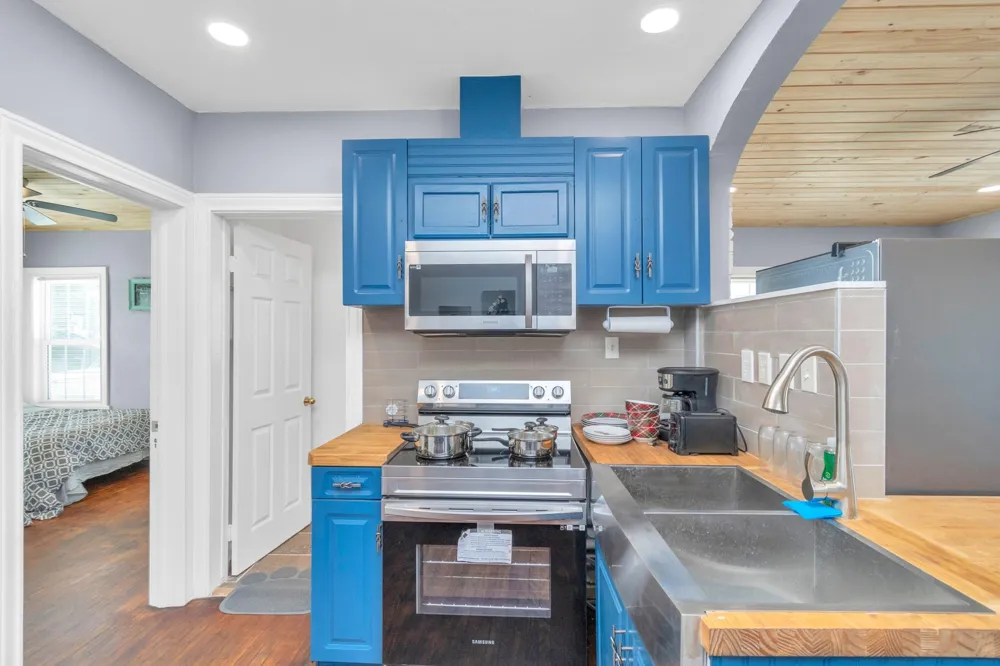 915 8th Street #1 Galveston, TX 77550