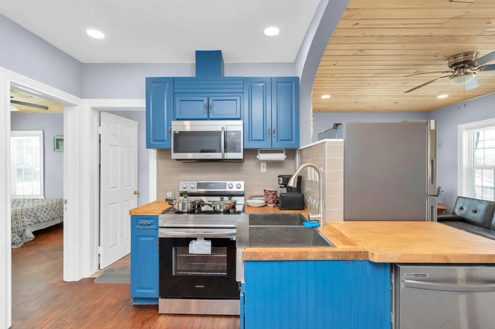 915 8th Street #1 Galveston, TX 77550