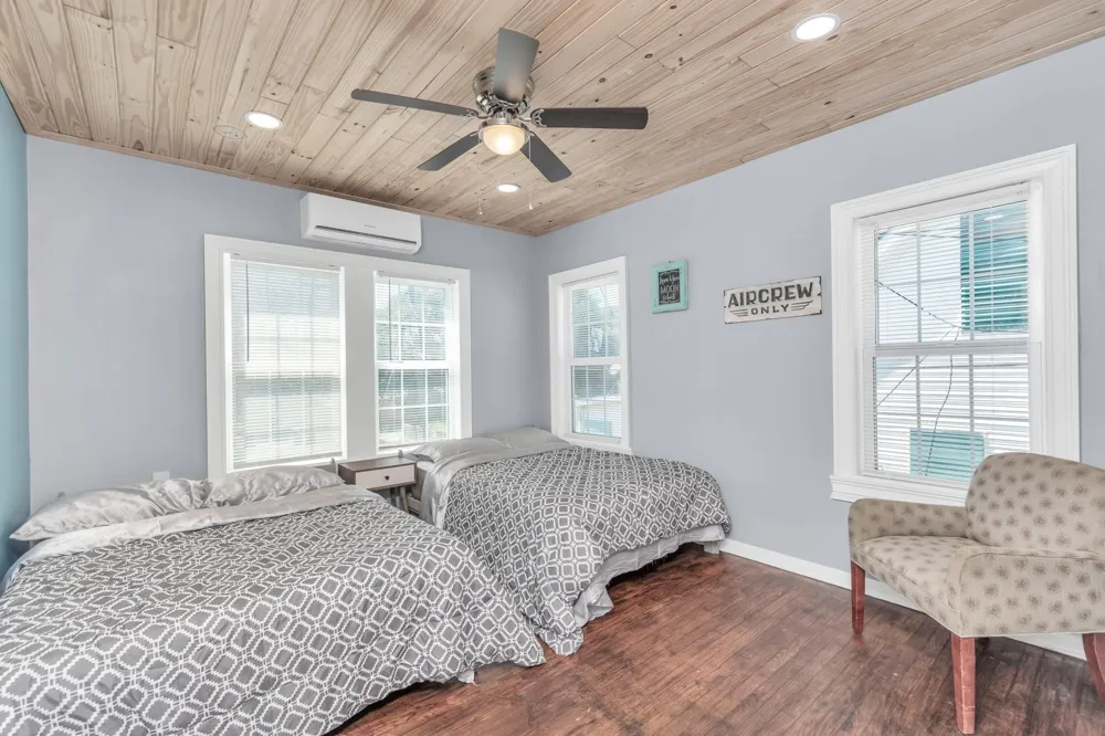 915 8th Street #1 Galveston, TX 77550