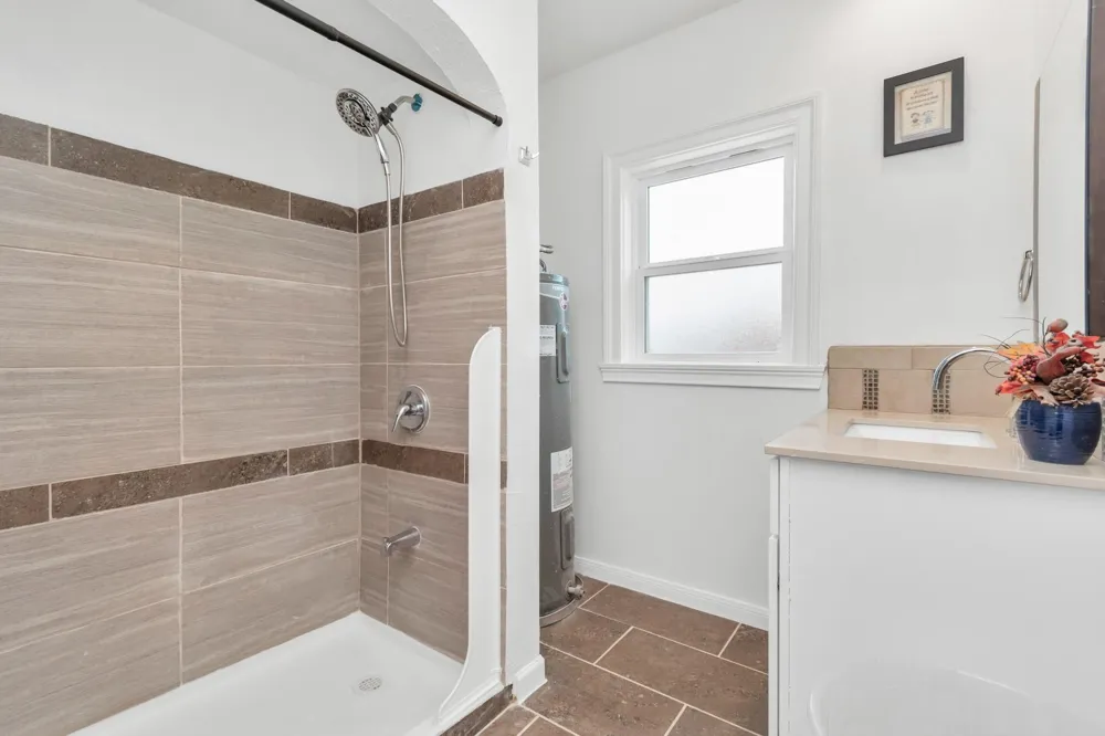 915 8th Street #1 Galveston, TX 77550
