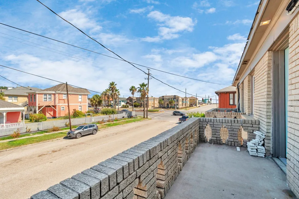 915 8th Street #1 Galveston, TX 77550