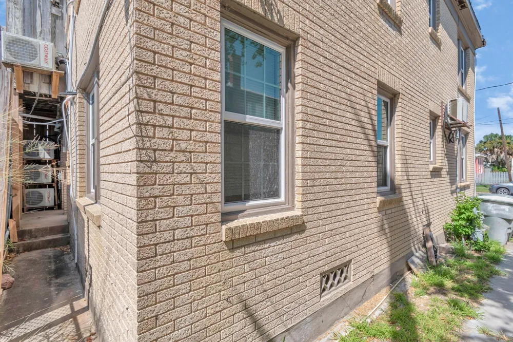 915 8th Street #1 Galveston, TX 77550