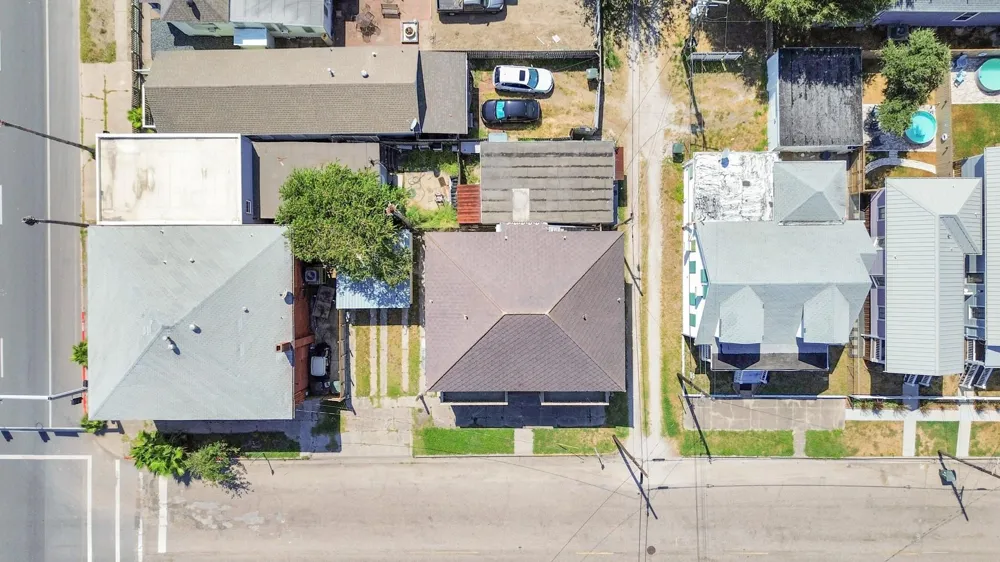 915 8th Street #1 Galveston, TX 77550