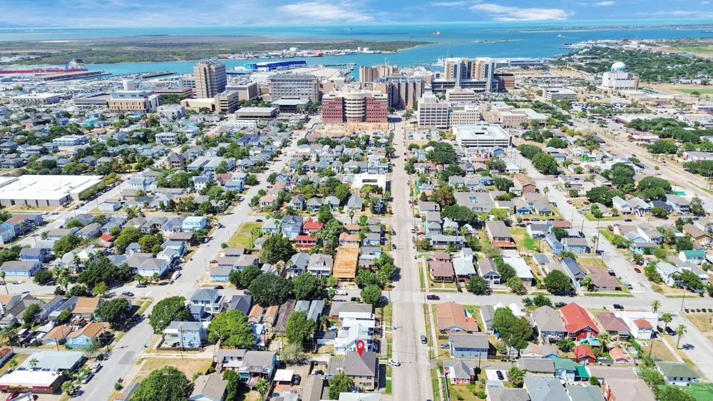 915 8th Street #1 Galveston, TX 77550