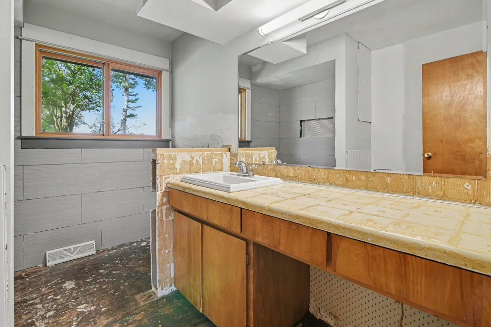 8443 Matthews Highway Tecumseh Township, MI 49286