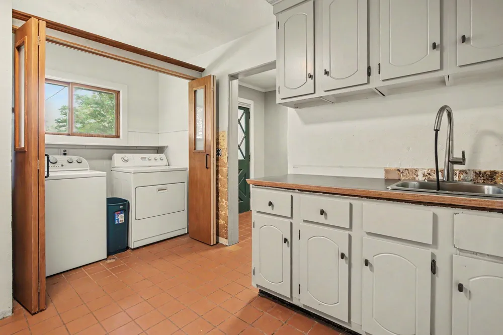 8443 Matthews Highway Tecumseh Township, MI 49286