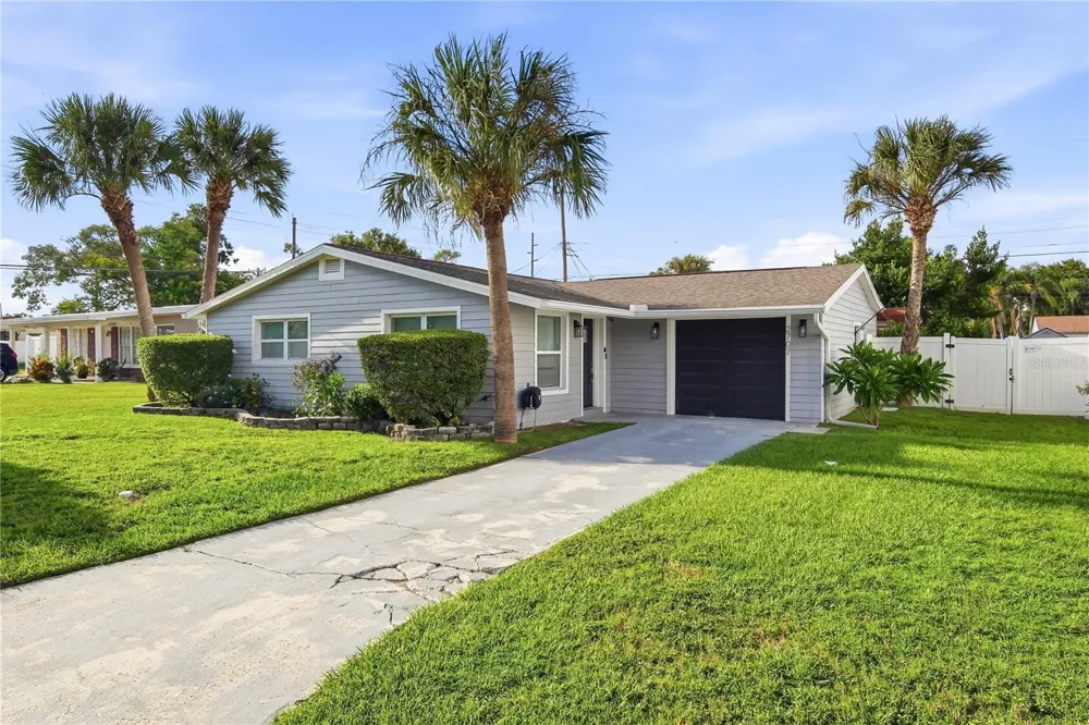 2707 W KENMORE AVENUE Tampa, FL 33614