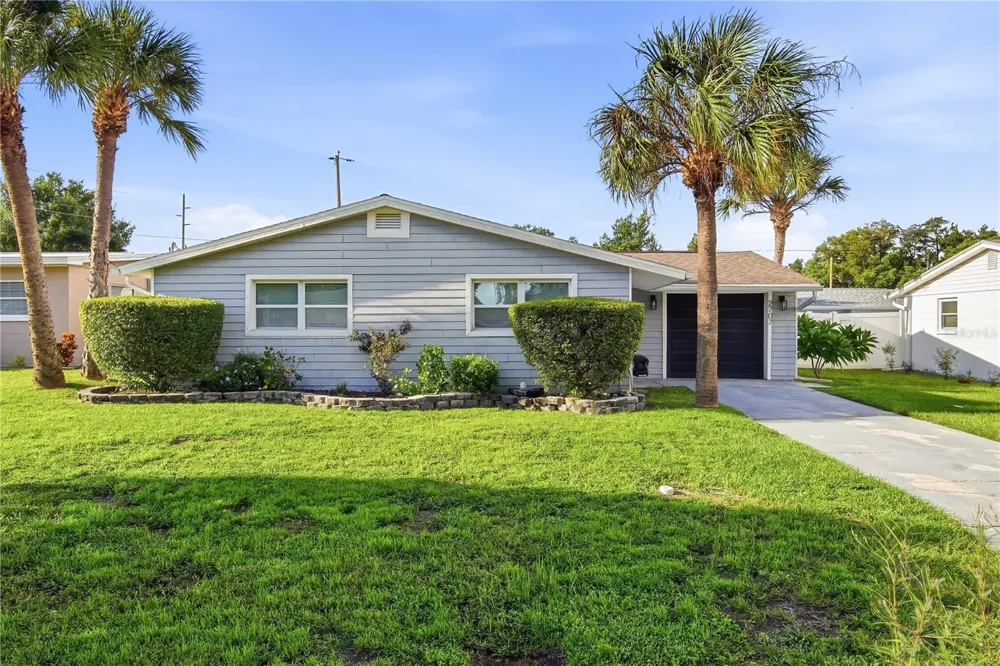 2707 W KENMORE AVENUE Tampa, FL 33614