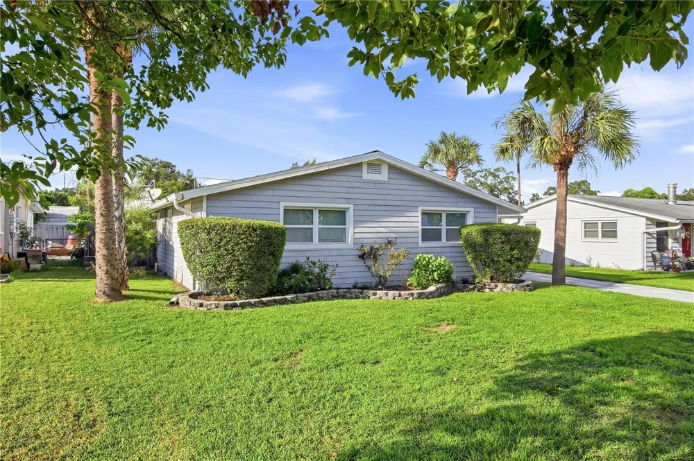 2707 W KENMORE AVENUE Tampa, FL 33614