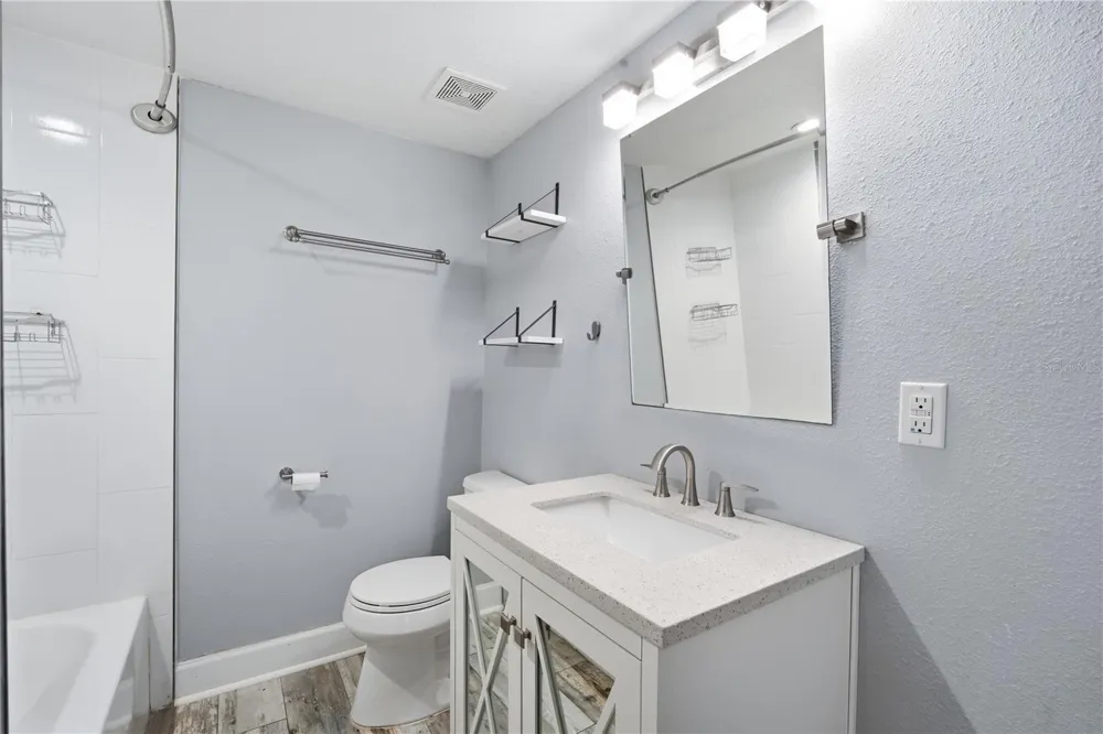 2707 W KENMORE AVENUE Tampa, FL 33614