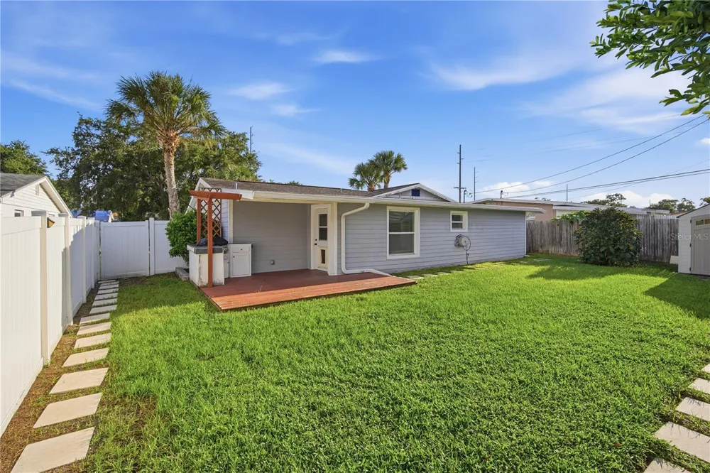 2707 W KENMORE AVENUE Tampa, FL 33614