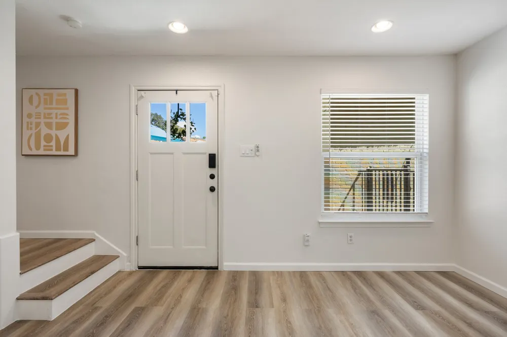 1500 Eastside Drive #101 Austin, TX 78704