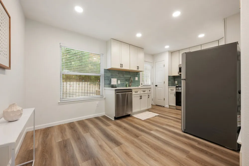 1500 Eastside Drive #101 Austin, TX 78704