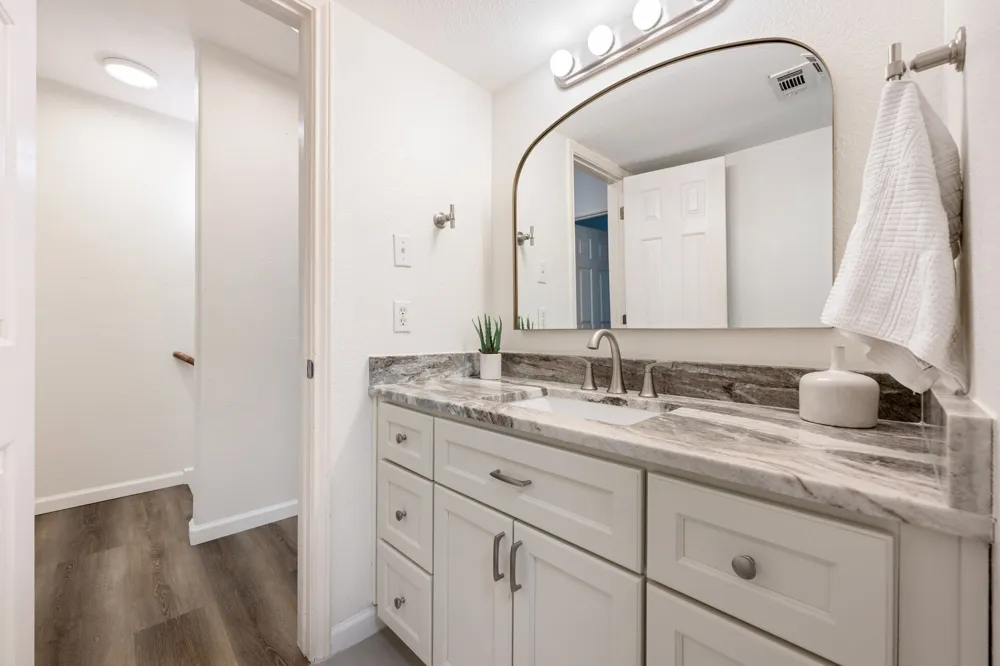 1500 Eastside Drive #101 Austin, TX 78704