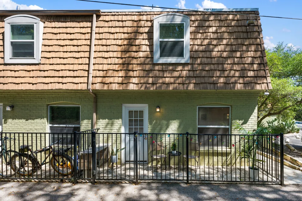 1500 Eastside Drive #101 Austin, TX 78704