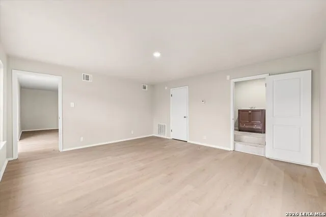 7738 OAKHILL PARK DR San Antonio, TX 78249