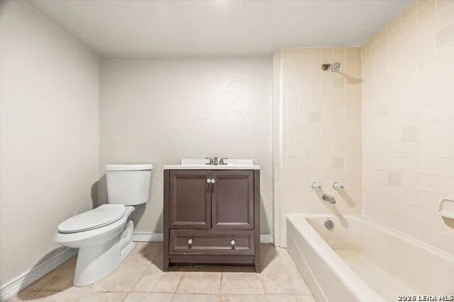 7738 OAKHILL PARK DR San Antonio, TX 78249