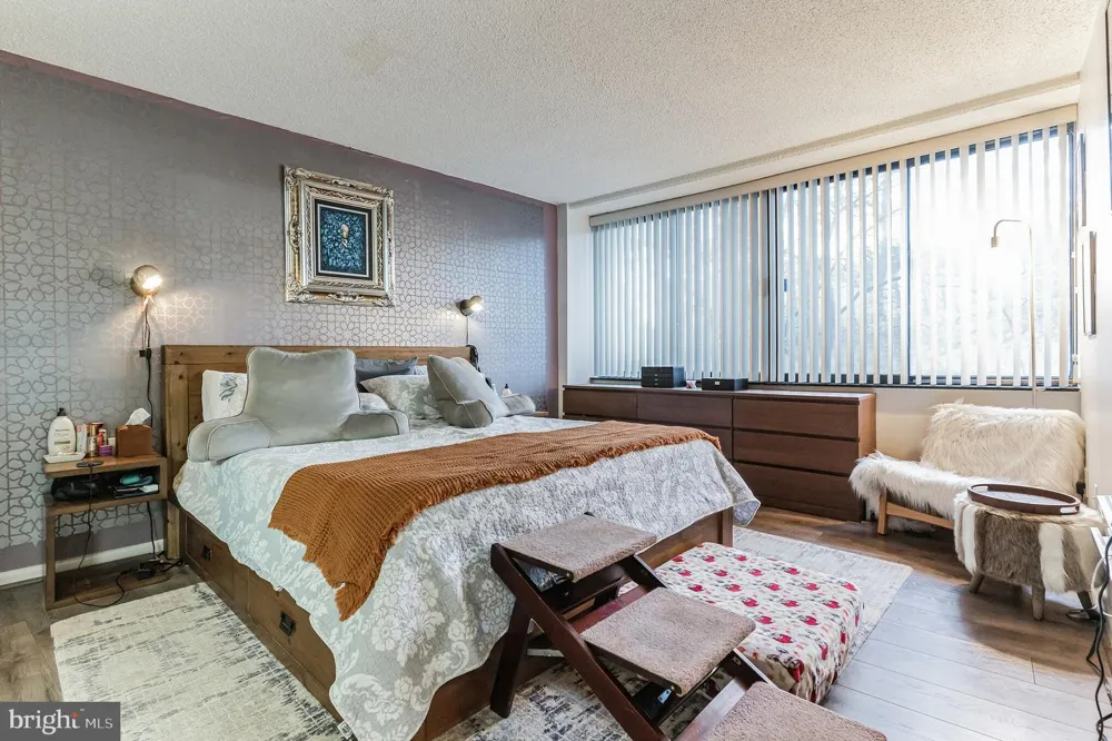 6301 STEVENSON AVENUE #110 Alexandria, VA 22304
