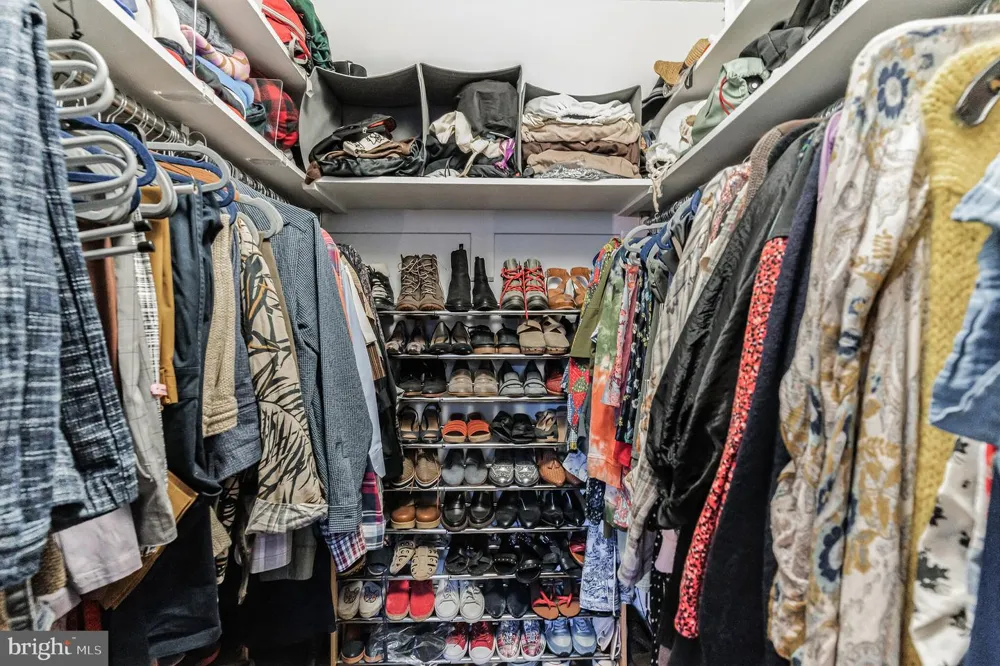 6301 STEVENSON AVENUE #110 Alexandria, VA 22304