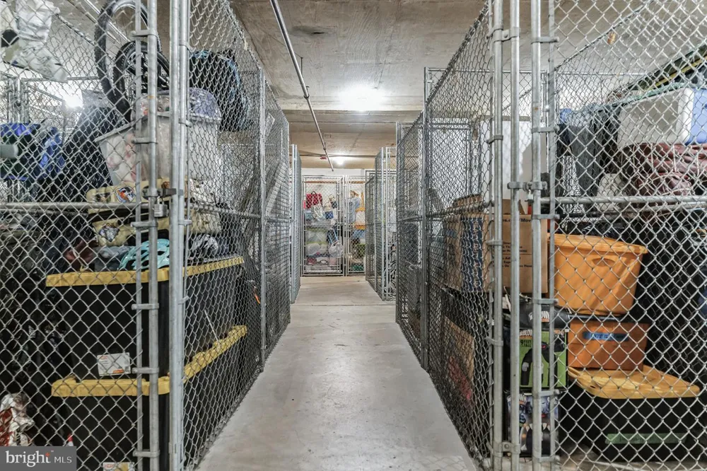 6301 STEVENSON AVENUE #110 Alexandria, VA 22304