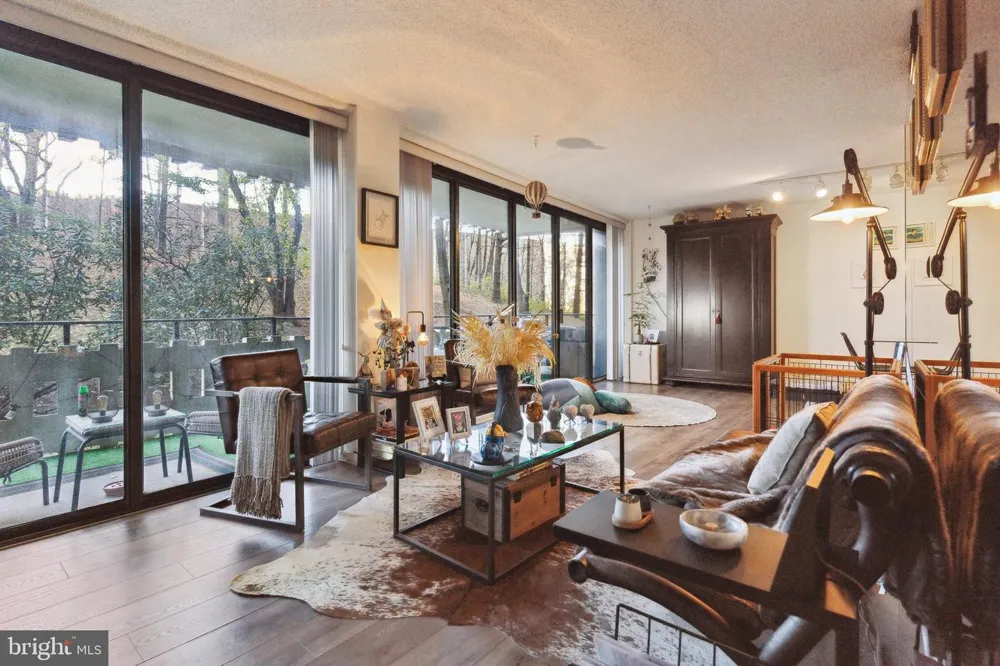 6301 STEVENSON AVENUE #110 Alexandria, VA 22304