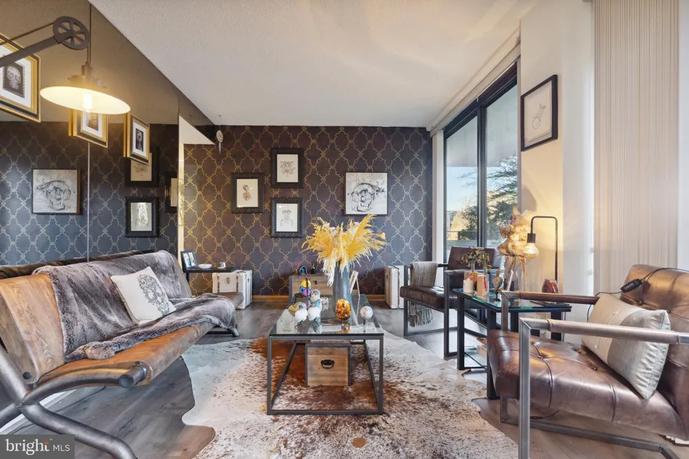 6301 STEVENSON AVENUE #110 Alexandria, VA 22304
