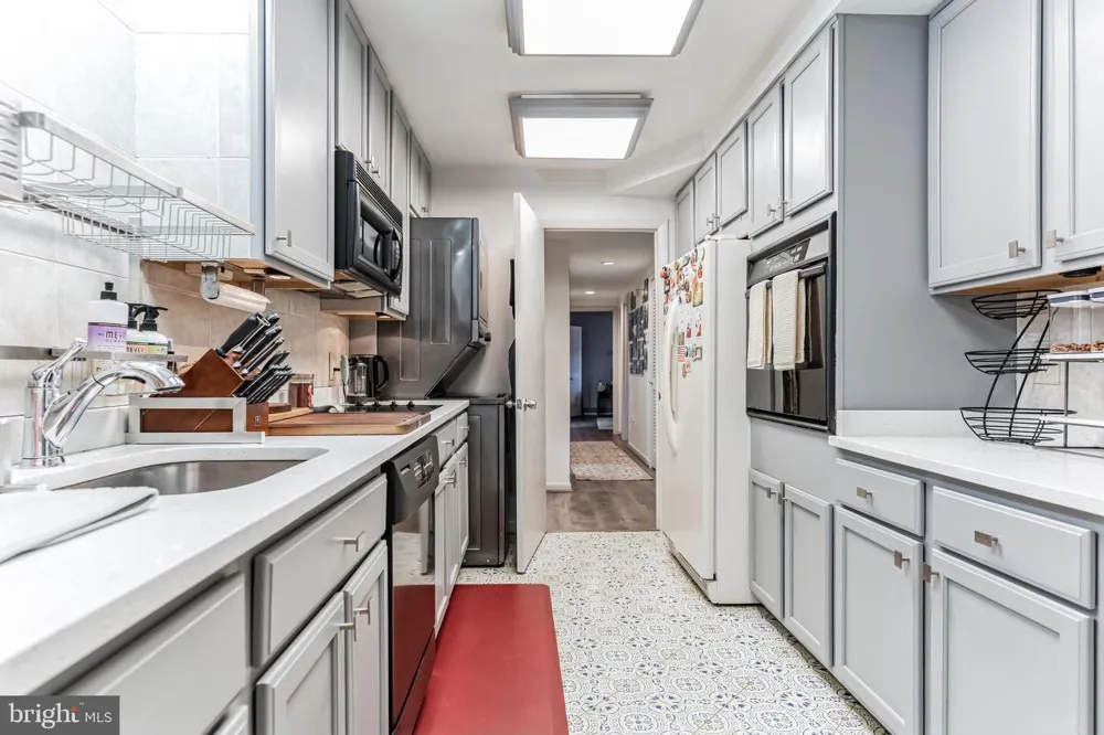 6301 STEVENSON AVENUE #110 Alexandria, VA 22304