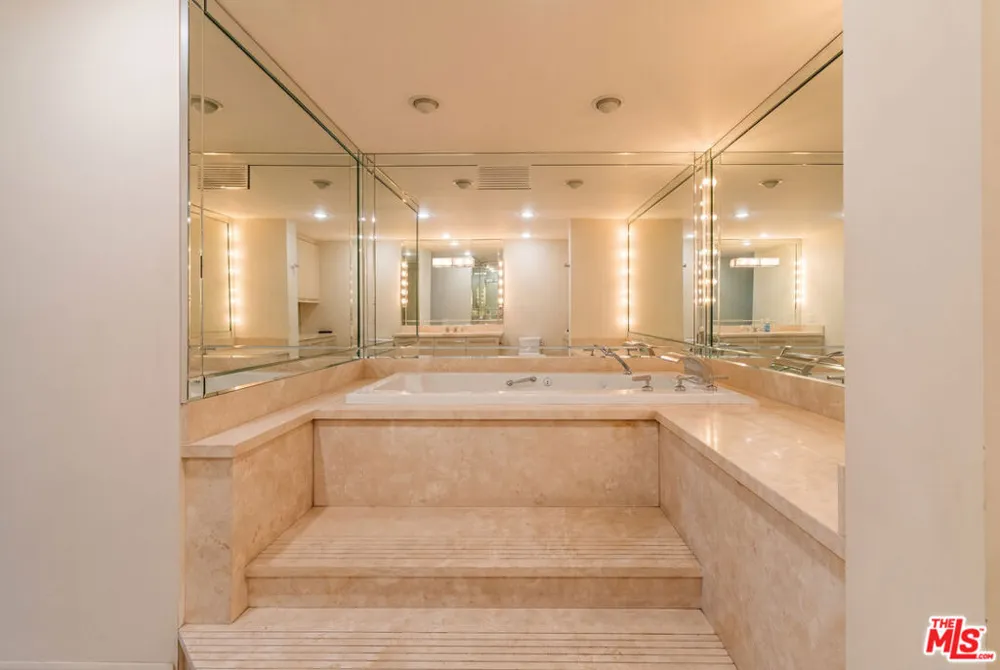 8787 Shoreham Drive #407 West Hollywood, CA 90069