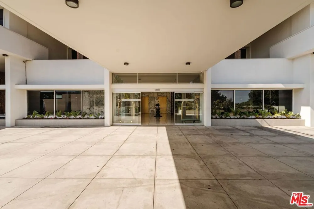 8787 Shoreham Drive #407 West Hollywood, CA 90069