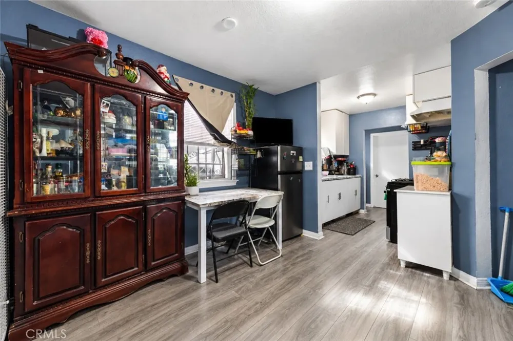 907 E 109th Los Angeles, CA 90059