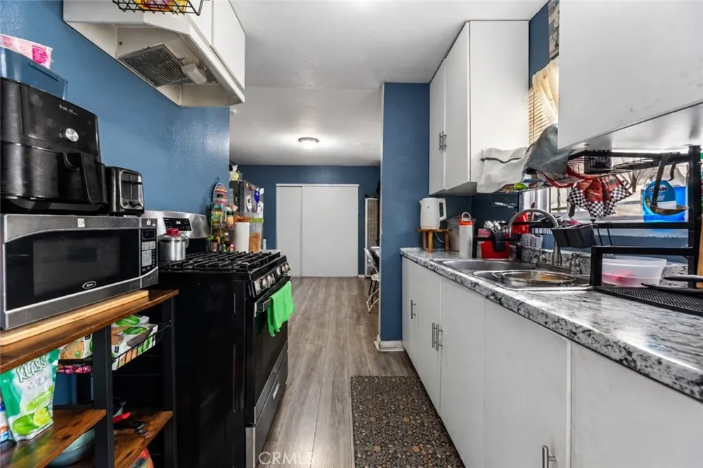 907 E 109th Los Angeles, CA 90059