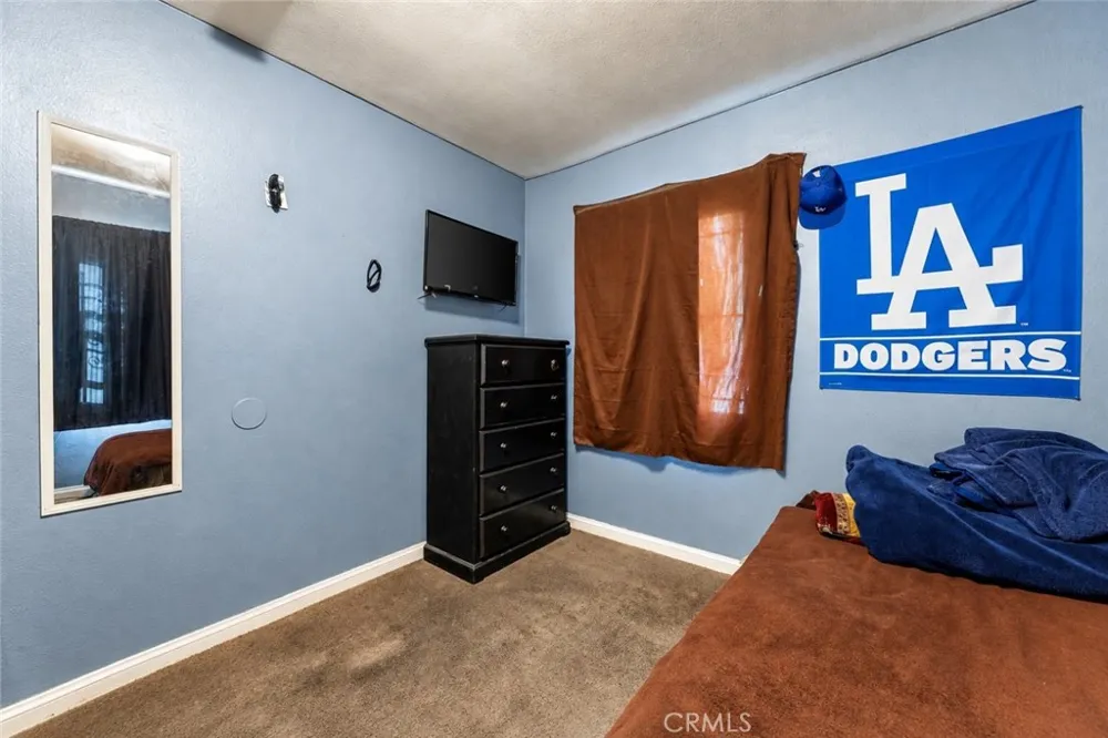 907 E 109th Los Angeles, CA 90059