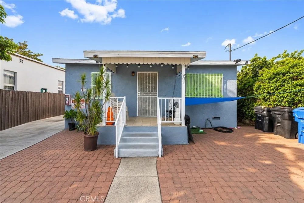 907 E 109th Los Angeles, CA 90059