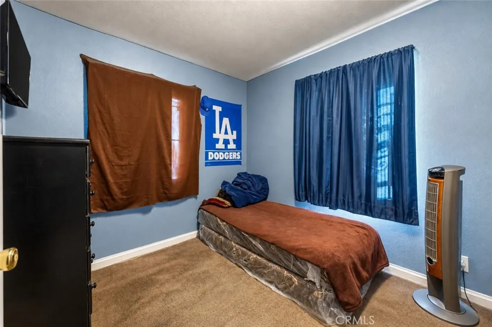 907 E 109th Los Angeles, CA 90059