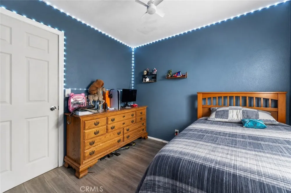 907 E 109th Los Angeles, CA 90059
