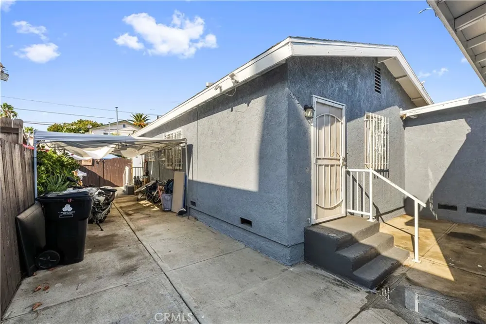 907 E 109th Los Angeles, CA 90059