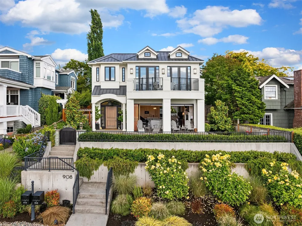 908 1st Street Kirkland, WA 98033