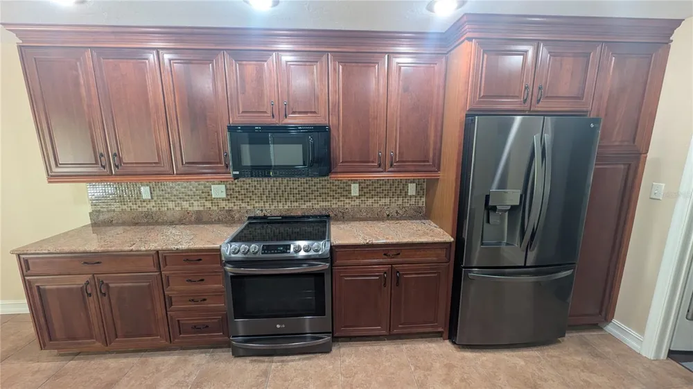 4615 OAK FOREST DRIVE E #22 Sarasota, FL 34231