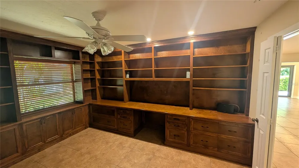 4615 OAK FOREST DRIVE E #22 Sarasota, FL 34231