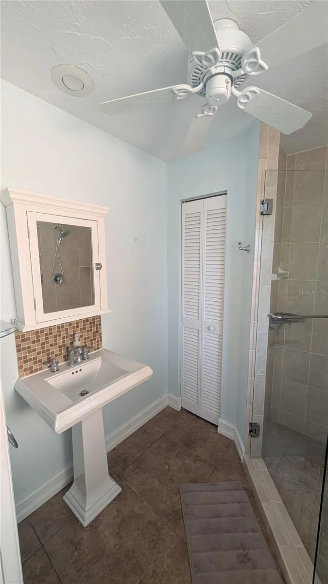 4615 OAK FOREST DRIVE E #22 Sarasota, FL 34231