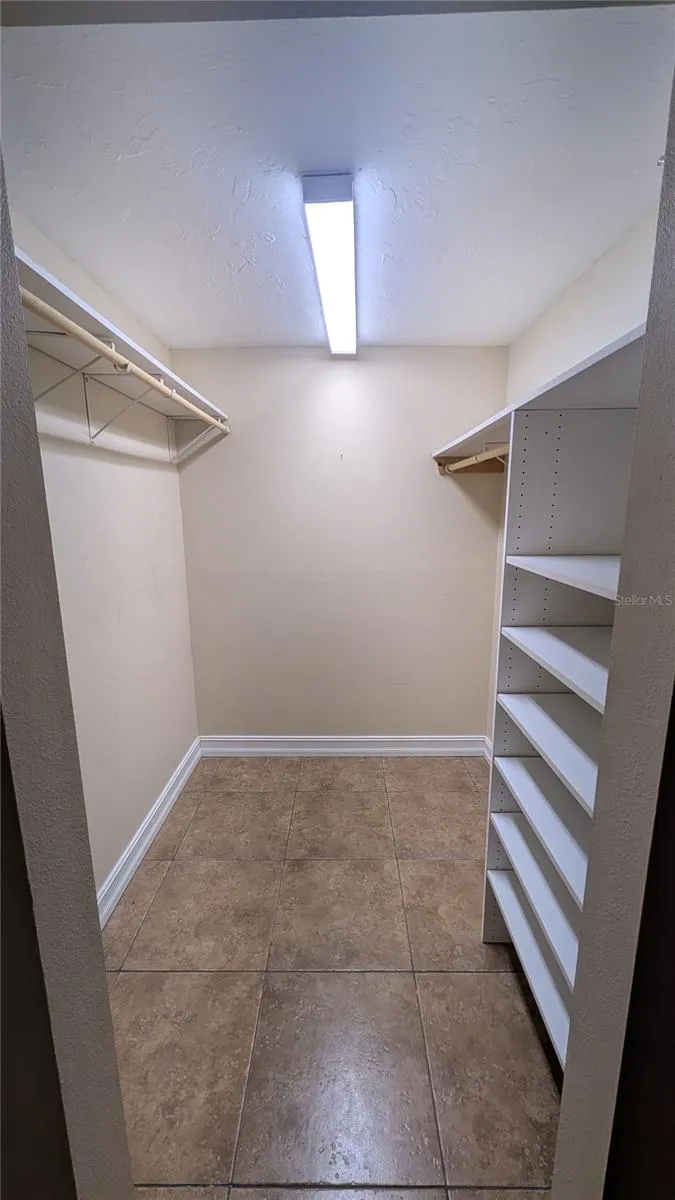 4615 OAK FOREST DRIVE E #22 Sarasota, FL 34231