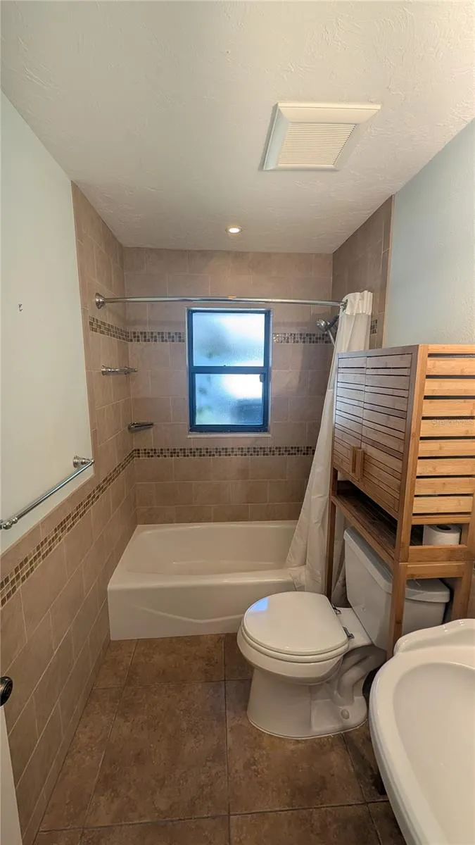4615 OAK FOREST DRIVE E #22 Sarasota, FL 34231