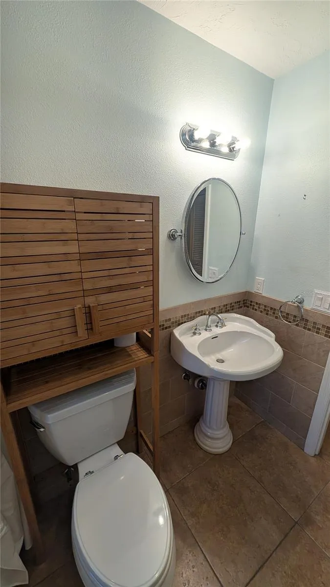4615 OAK FOREST DRIVE E #22 Sarasota, FL 34231