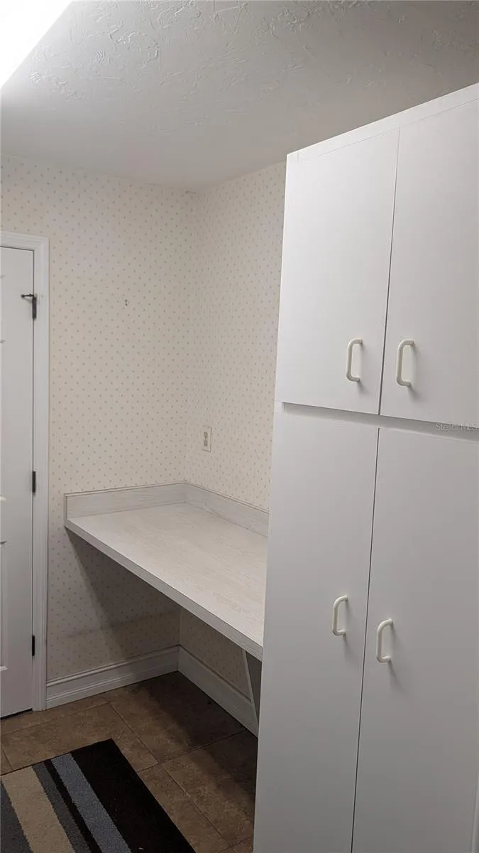 4615 OAK FOREST DRIVE E #22 Sarasota, FL 34231