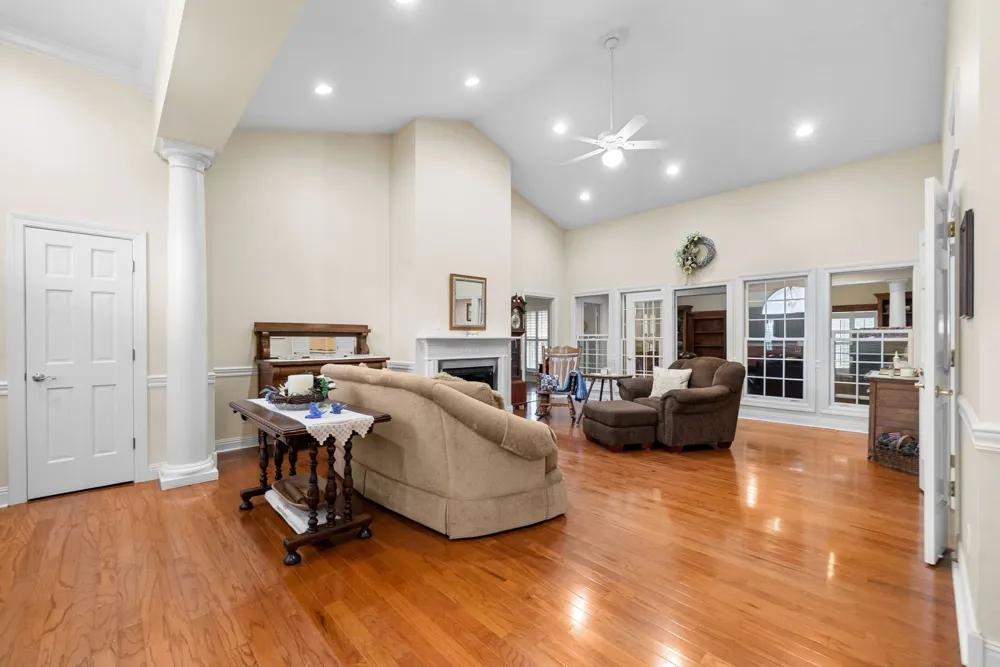 1855 Kings Chapel Rd Cadiz, KY 42211