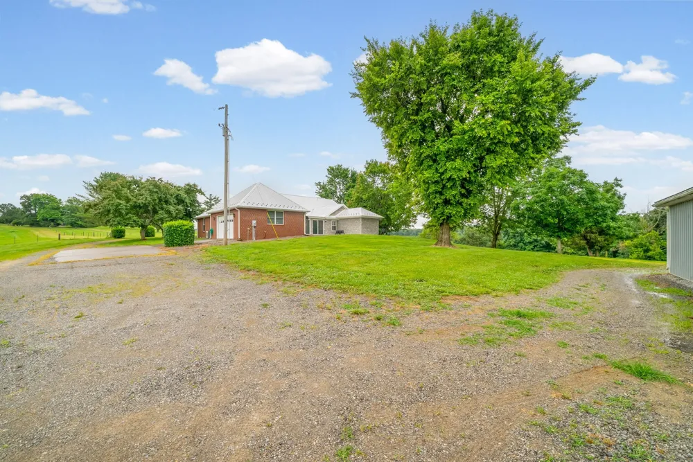 1855 Kings Chapel Rd Cadiz, KY 42211