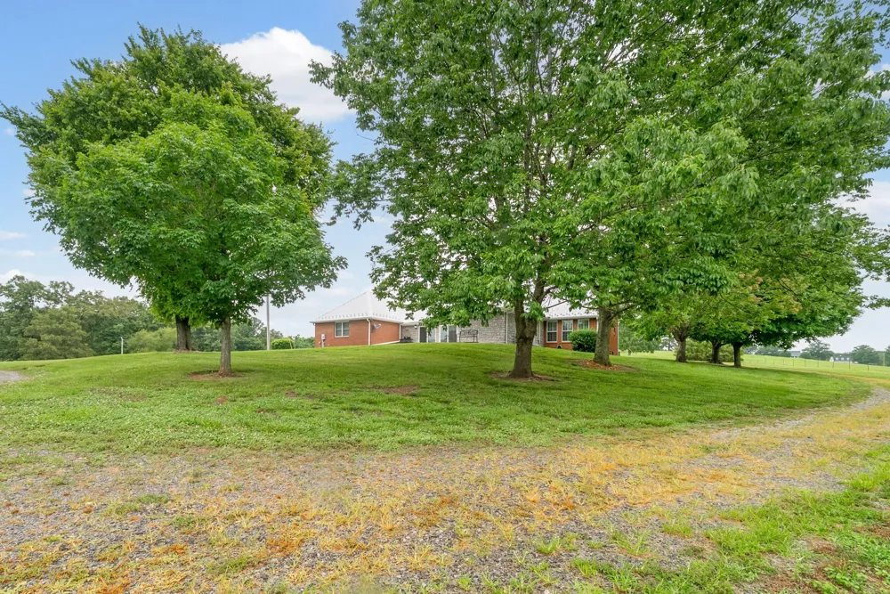 1855 Kings Chapel Rd Cadiz, KY 42211