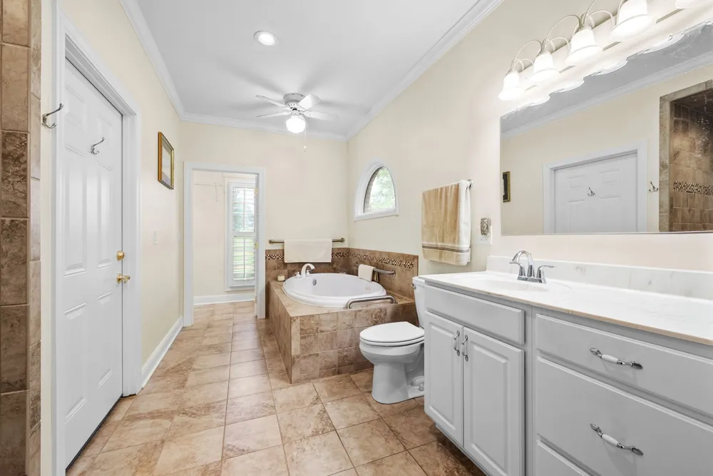 1855 Kings Chapel Rd Cadiz, KY 42211